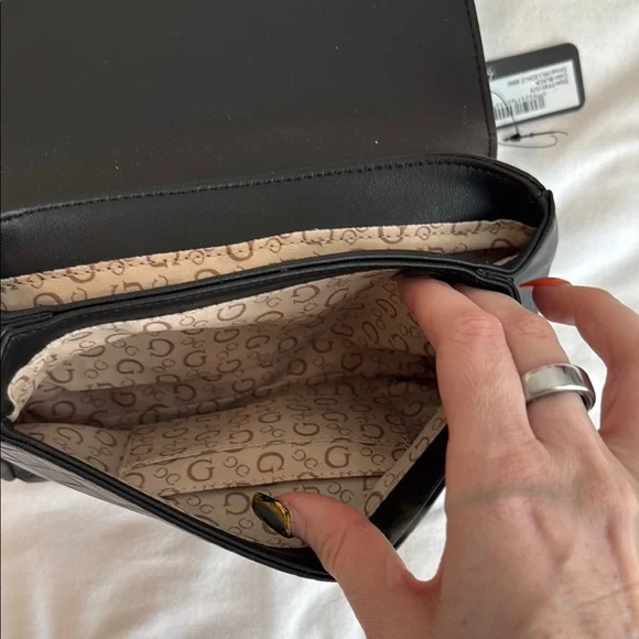 GUESS Black Woven Women's Bag NWT vegan leather - Picture 7 of 7